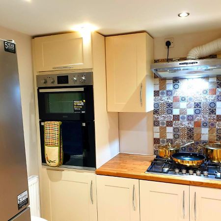 Elegant 2 Bed Apartment In Manchester Extérieur photo