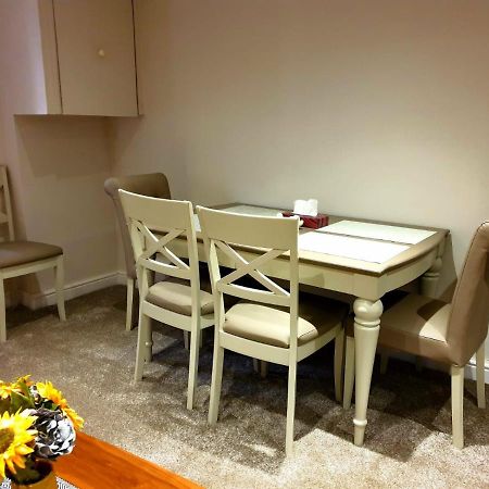 Elegant 2 Bed Apartment In Manchester Extérieur photo